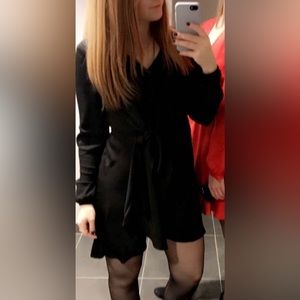 Express long sleeve small black dress